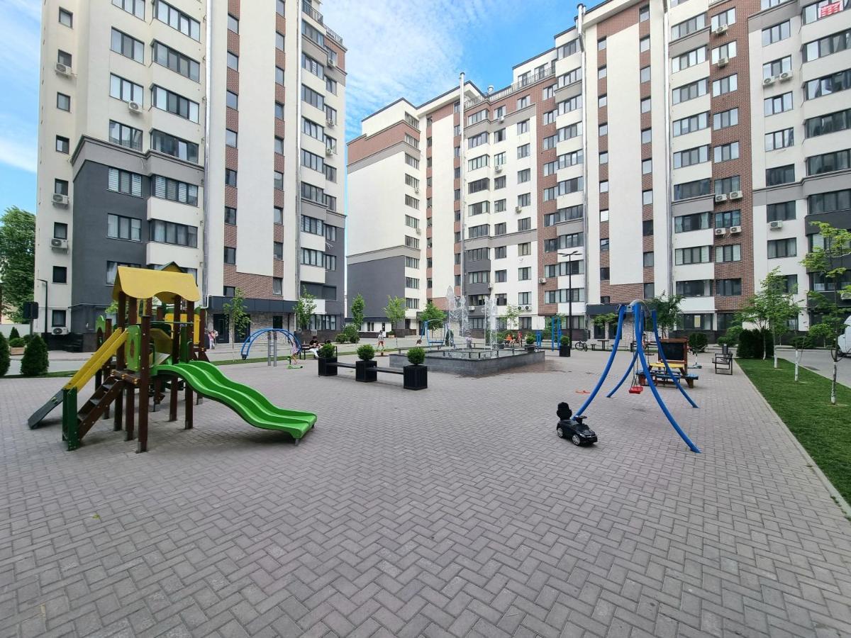 Center, Albisoara Str., 1Bedroom And Living With Balcony Chişinau Exteriör bild